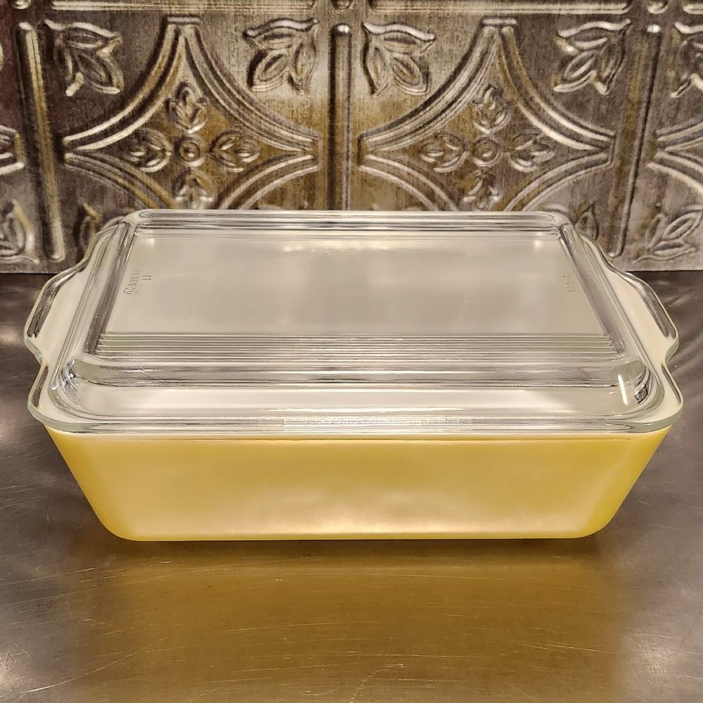 Vintage Pyrex Primary Color Dishes with Lids - Complete 8 Piece Set - Picture 3 of 11